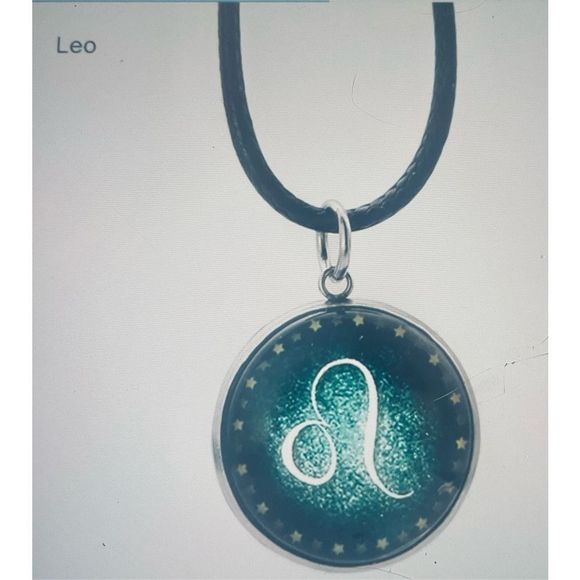 LEO GLOW IN THE DARK GREEN ZODIAC STAR SIGN HOROSCOPE NECKLACE - Picture 1 of 12